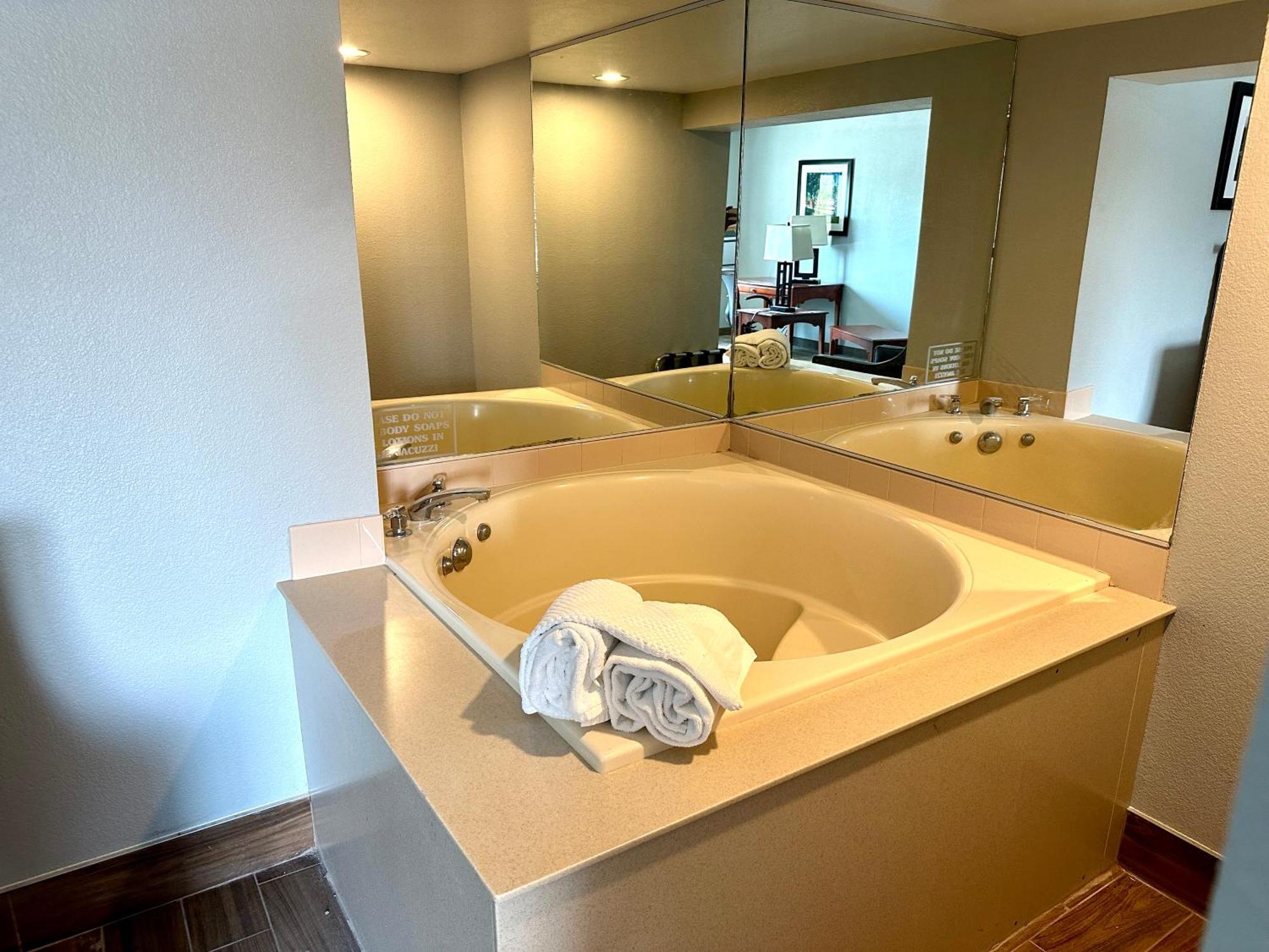 Americinn & Suites By Wyndham Baraboo Event Center Kültér fotó